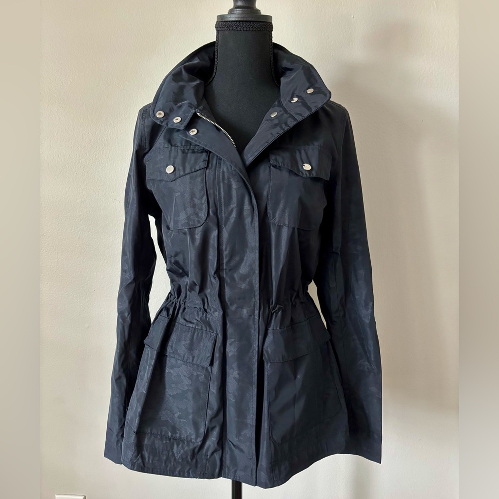 Vince Camuto Nylon Lightweight Spring Raincoat Utility Anorak Camo Jacket SMALL